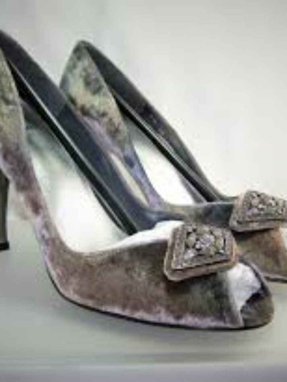 Stuart Weitzman Gemstone Crushed Velvet Shoes – Size 9.5